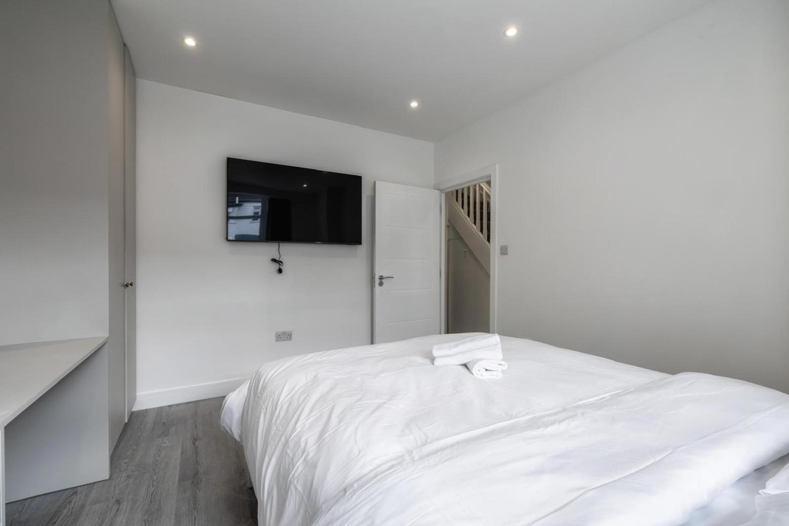 Modern Home With Driveway Parking For 2 Vehicles, Near Tottenham Hotspur Stadium, White Hart Lane Train Station Londres Extérieur photo