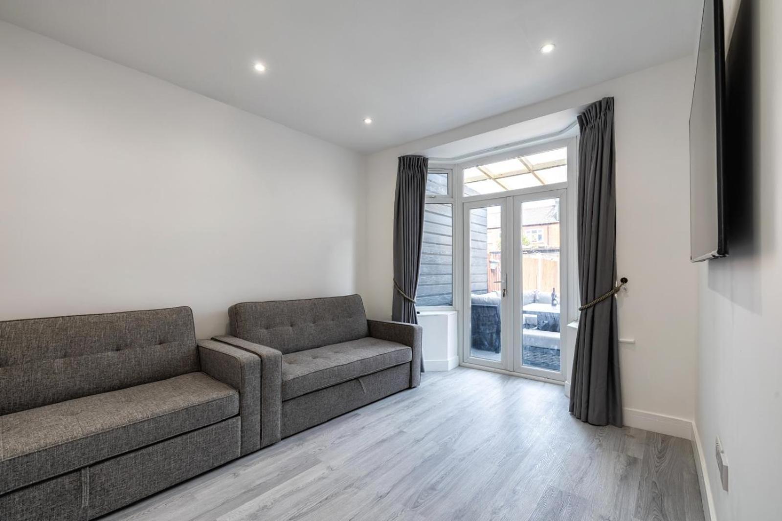 Modern Home With Driveway Parking For 2 Vehicles, Near Tottenham Hotspur Stadium, White Hart Lane Train Station Londres Extérieur photo